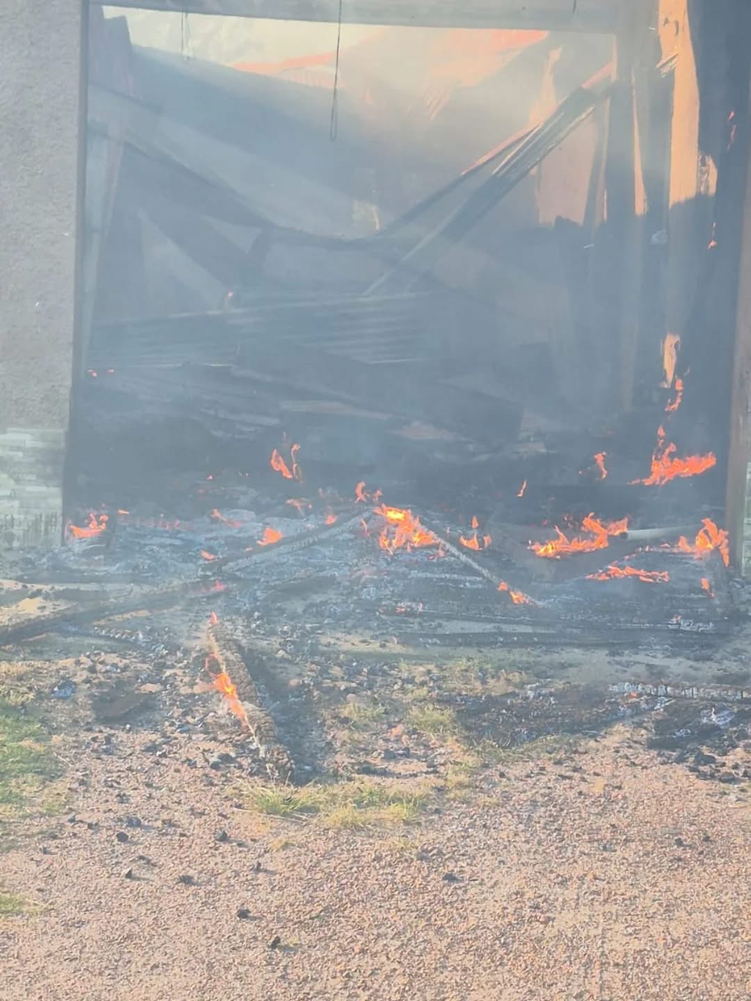 Incendio fatal en Haras de Caraguatá con el resultado de una persona fallecida y pérdidas materiales totales