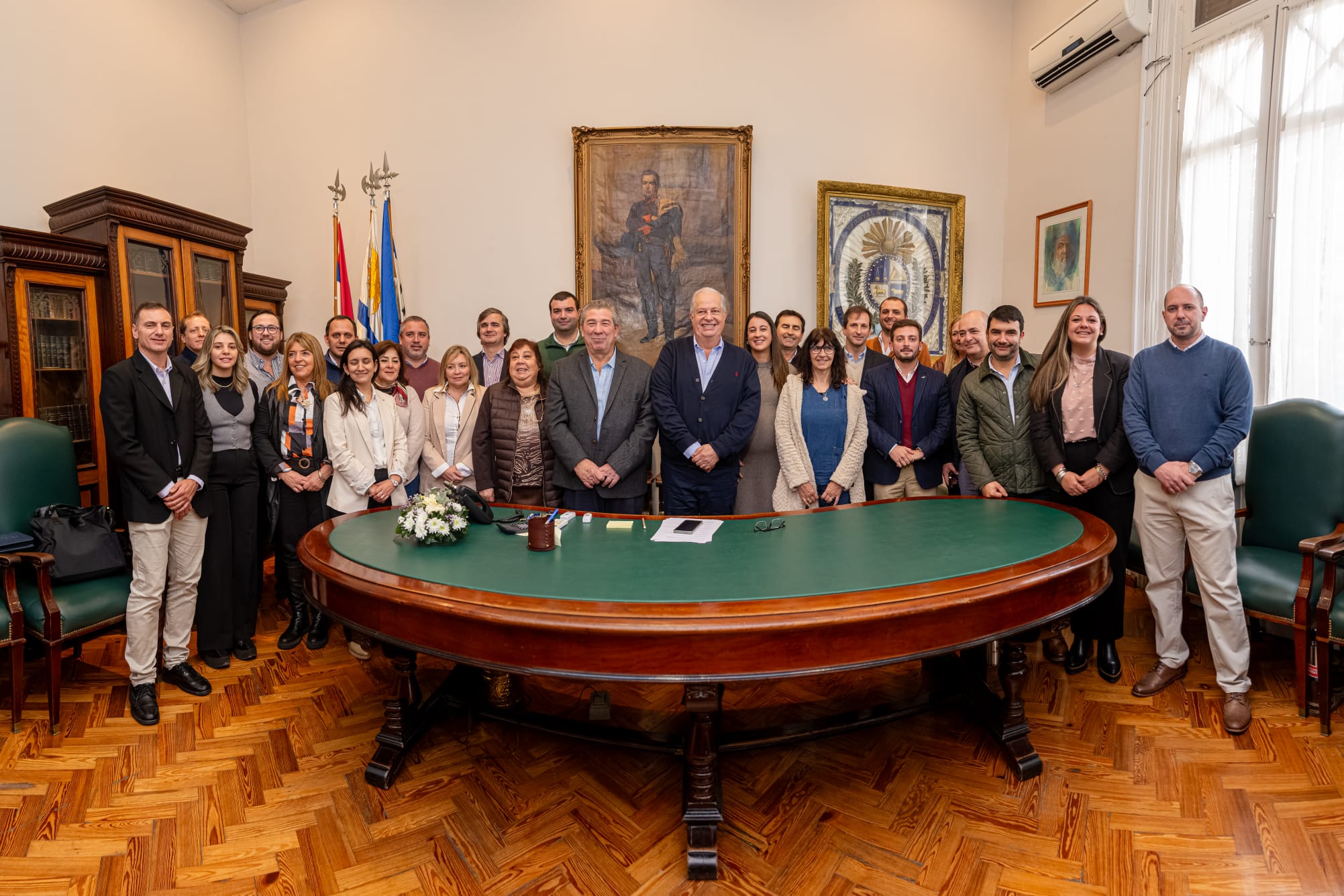 Ezquerra pesento equipo de directores de su nueva gestión